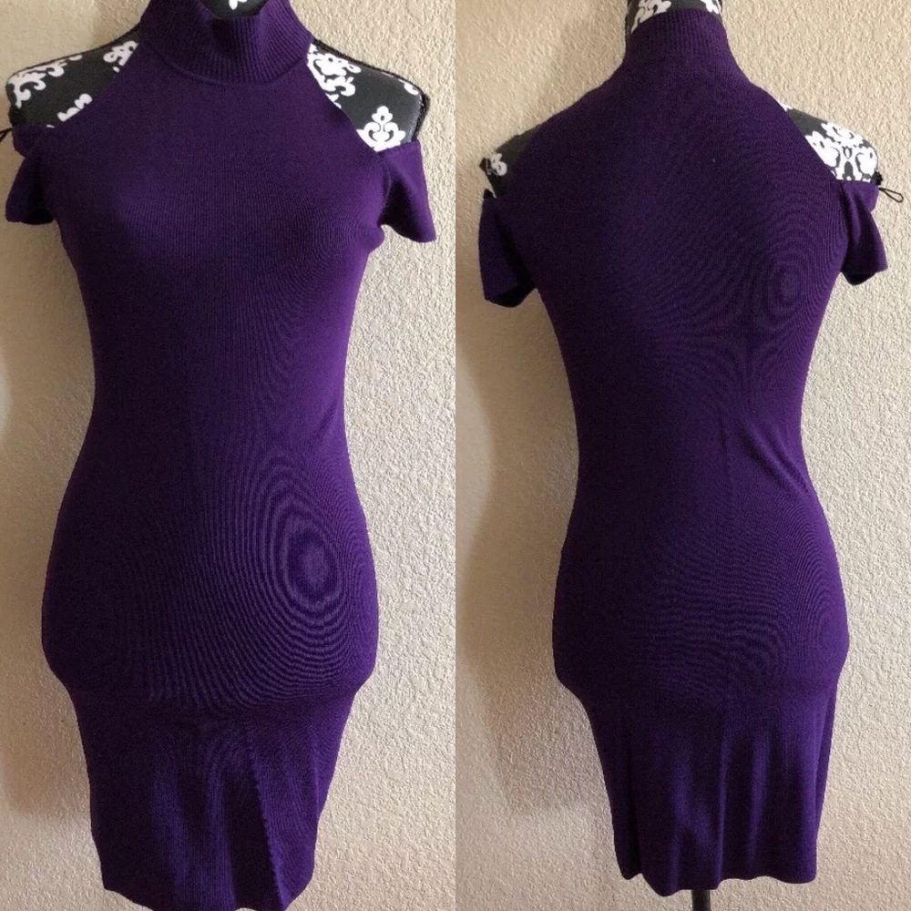 ❌❌sold ❌❌❌Mock neck cold shoulder sweater dress